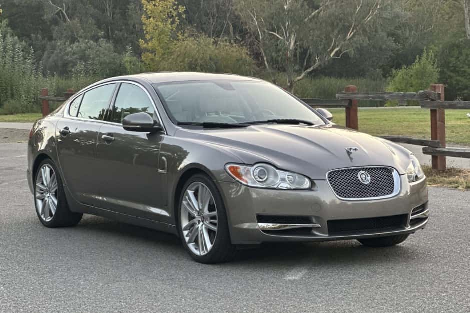 2010 Jaguar XF sold for $15,000