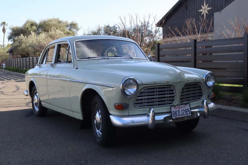 1966 Volvo Amazon sold for $10,650