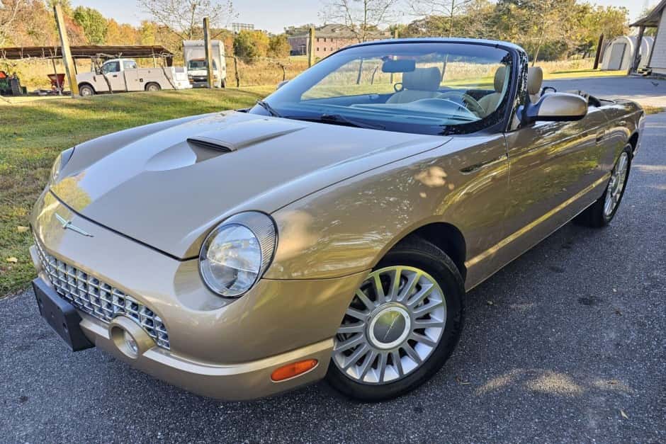 2005 Ford Thunderbird (2002-2005) sold for $14,200