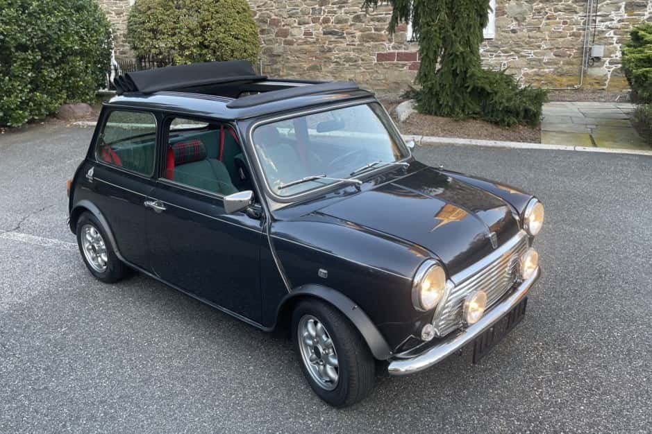 1995 Mini Mk VI & Mk VII sold for $18,753