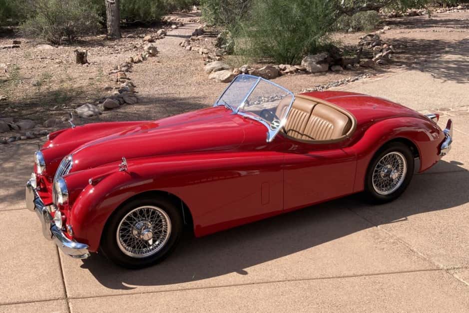 1955 Jaguar XK140 sold for $170,000