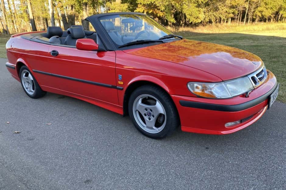 2000 Saab 9-3 sold for $8,293