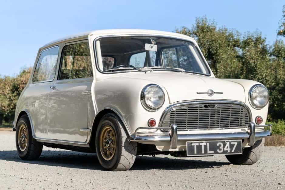 1961 Mini Mk I & Mk II sold for $13,250