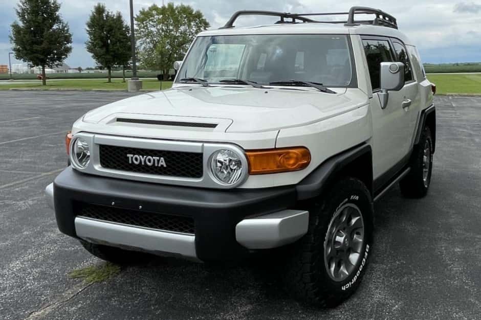 2014 Toyota FJ Cruiser sold for $34,000
