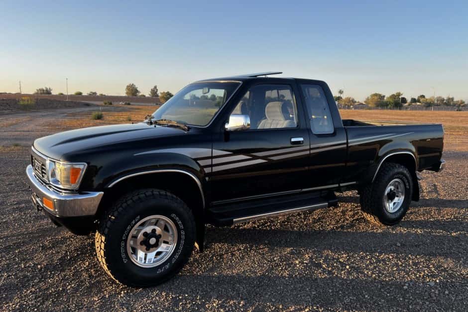 1991 Toyota Pickup (N80/90/100/110 1989-1997) sold for $26,500