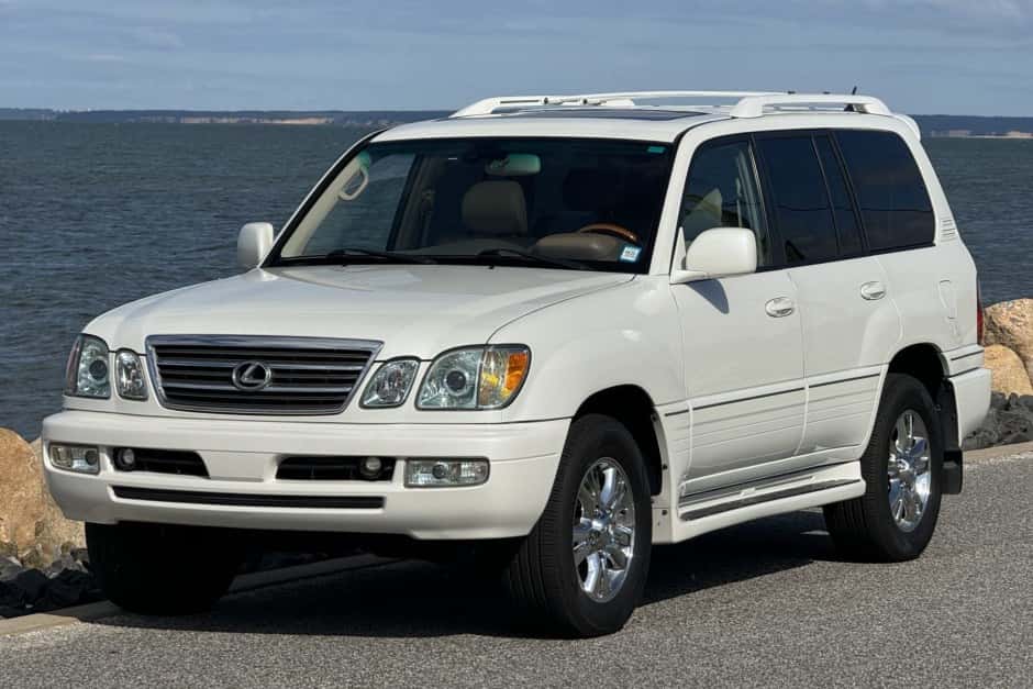 2004 Lexus LX470 sold for $30,250