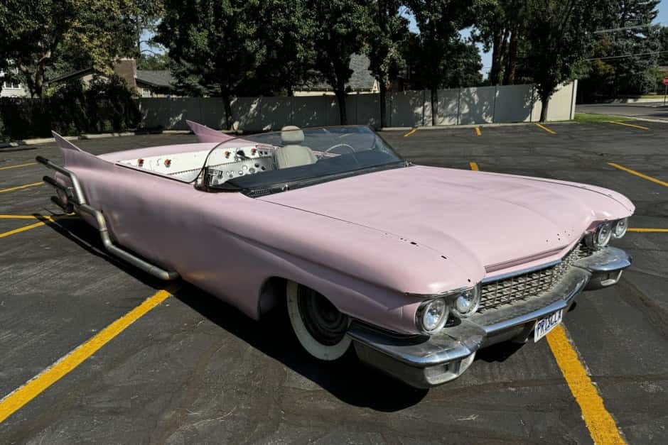 1960 Cadillac Series 62 sold for $5,100