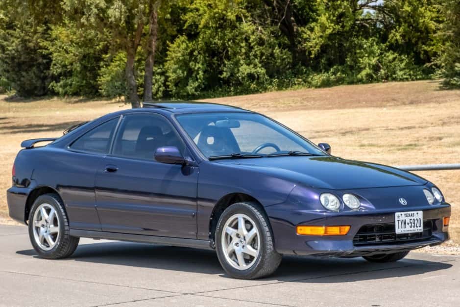 2000 Acura Integra sold for $20,500