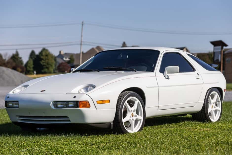 1987 Porsche 928 sold for $21,000