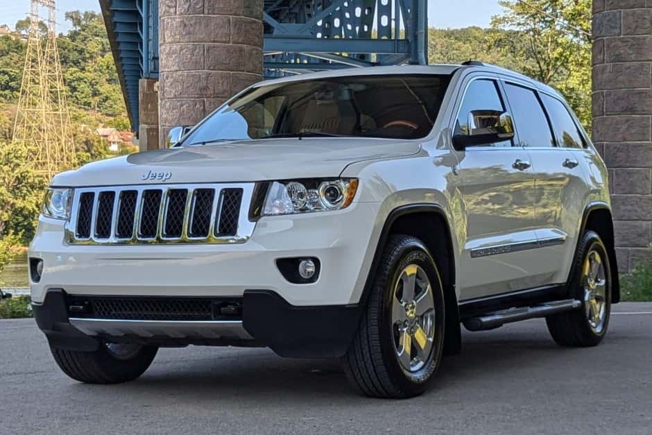 2011 Jeep WK2 Grand Cherokee sold for $30,250