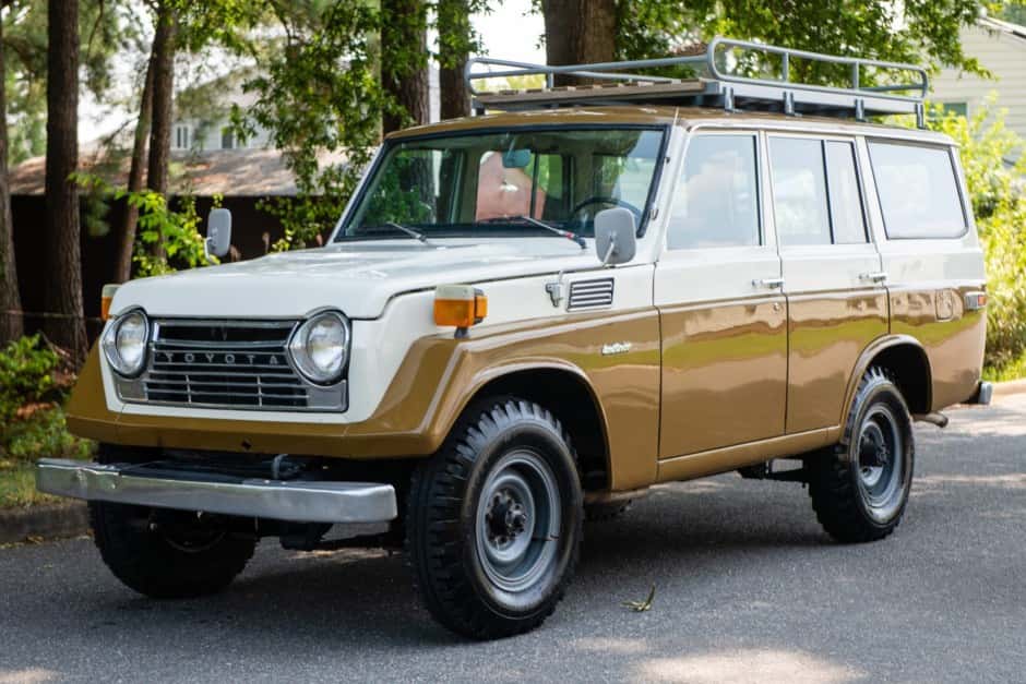 1980 Toyota Land Cruiser FJ55 sold for $16,250