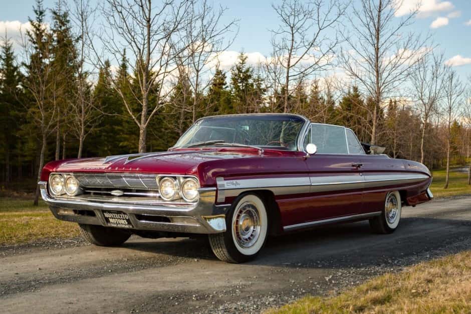 1961 Oldsmobile Starfire sold for $40,750