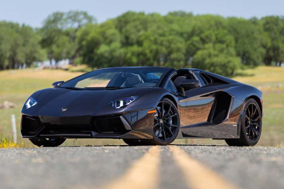2015 Lamborghini Aventador sold for $303,000