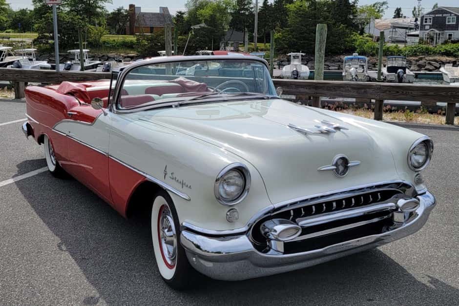 1955 Oldsmobile Starfire sold for $34,251