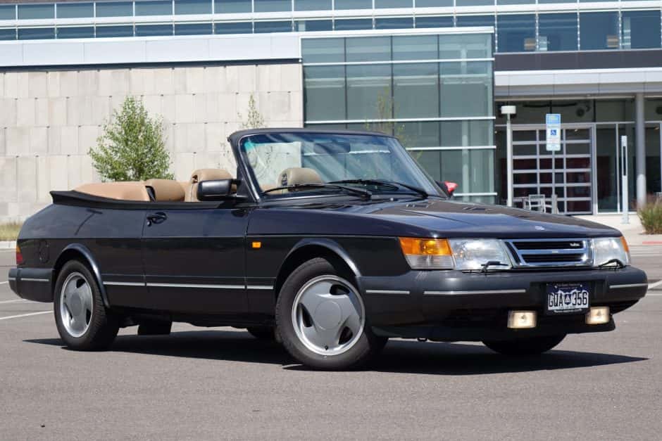 1994 Saab 900 sold for $10,250