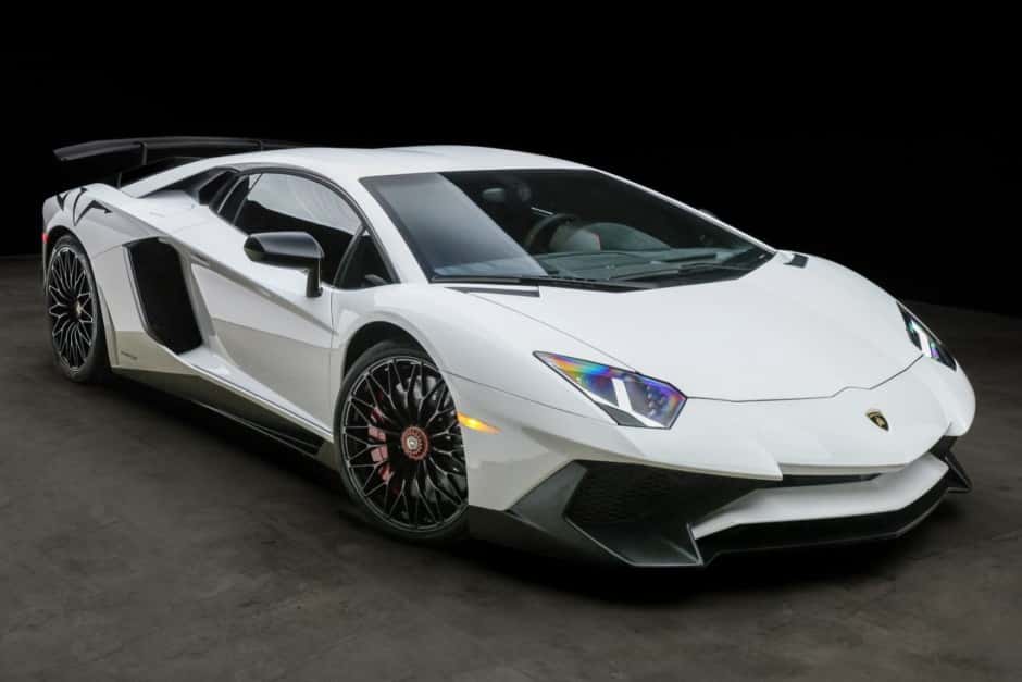 2016 Lamborghini Aventador sold for $440,000