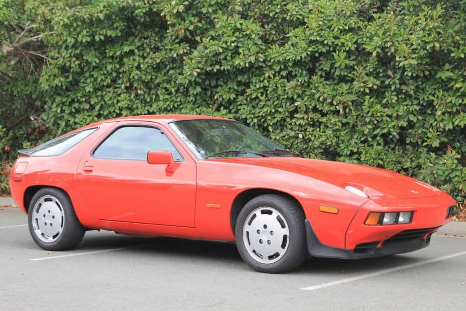 1985 Porsche 928 sold for $17,750