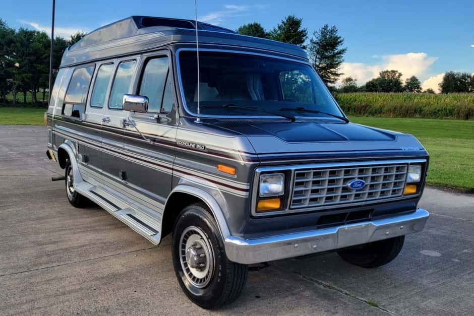 1990 Ford Econoline Van sold for $13,500