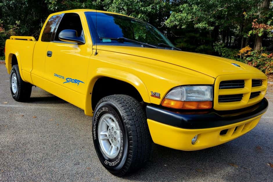 2000 Dodge Dakota (1997-2004) sold for $10,000