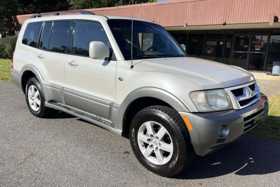 2006 Mitsubishi Pajero & Montero sold for $5,800