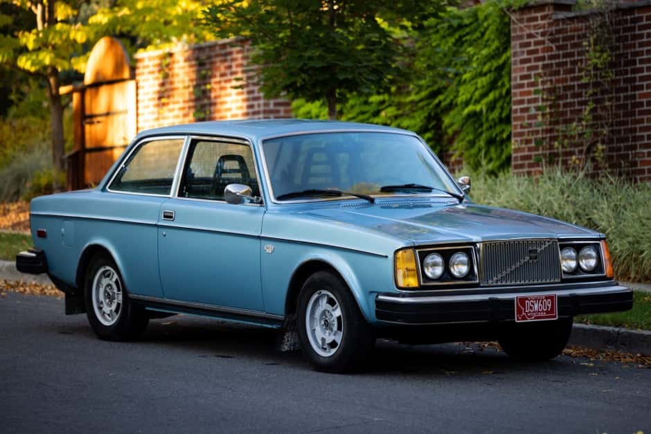1976 Volvo 240 sold for $9,500