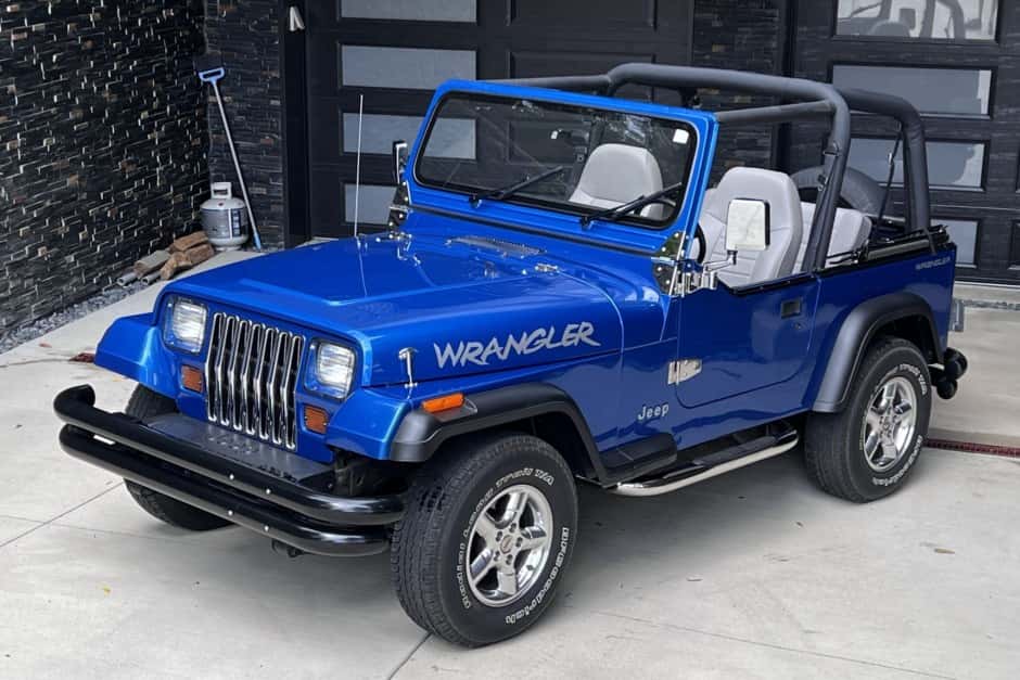 1993 Jeep Wrangler YJ (1987-1995) sold for $8,500