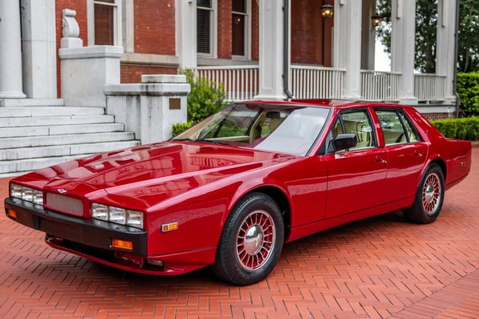 1989 Aston Martin Lagonda sold for $123,000
