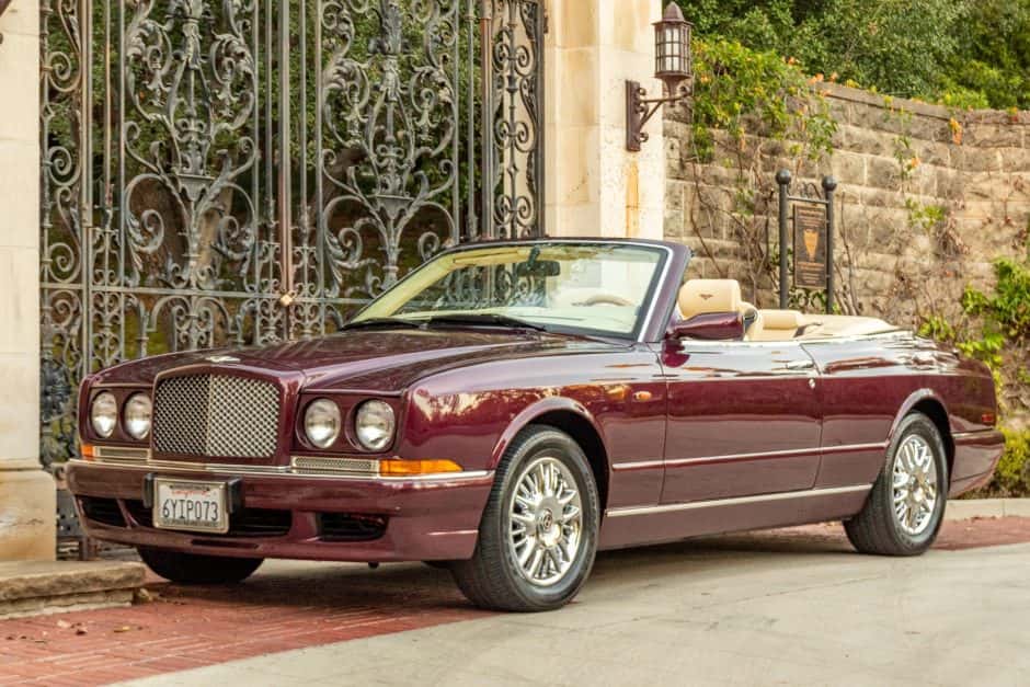 2000 Bentley Azure sold for $56,500