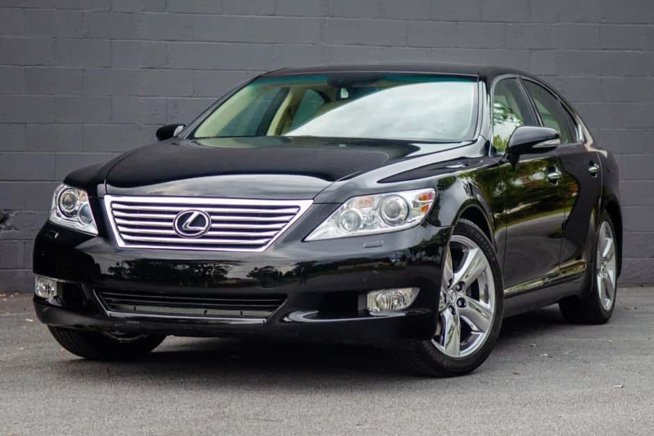 2012 Lexus LS Sedan sold for $21,875