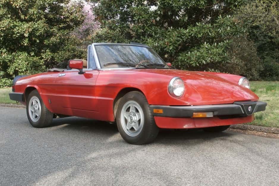 1983 Alfa Romeo 105/115 Spider Series 3 sold for $7,700