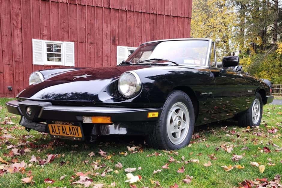 1986 Alfa Romeo 105/115 Spider Series 3 sold for $7,000