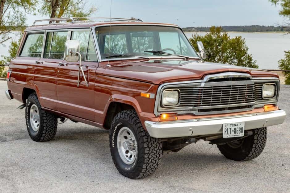 1979 Jeep SJ Grand Wagoneer sold for $20,500
