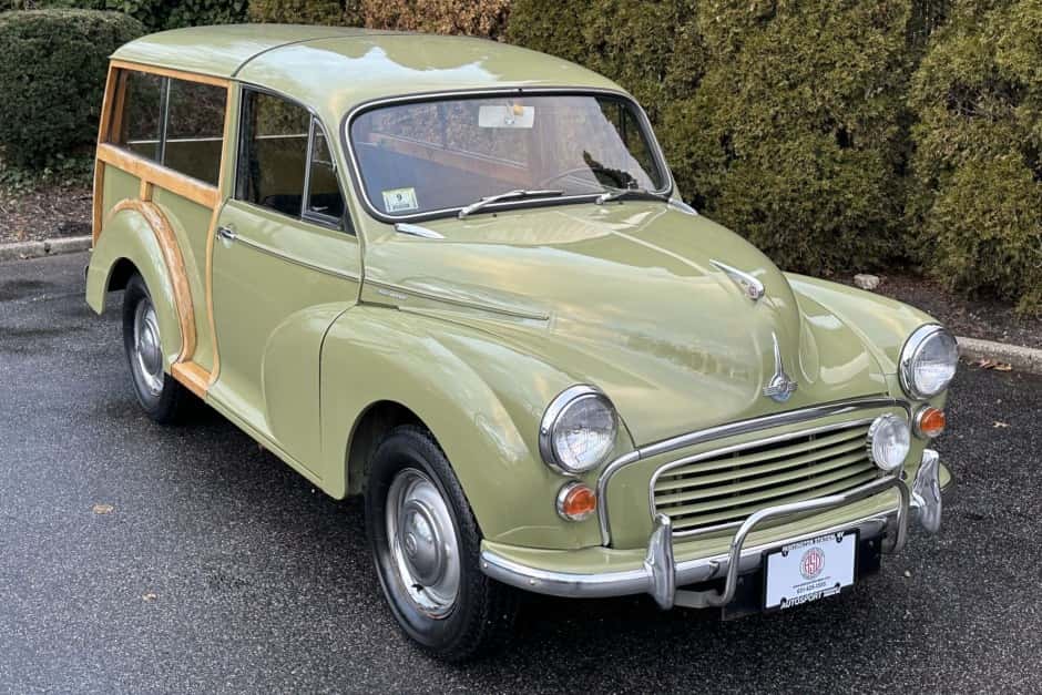 1971 Morris Minor sold for $13,250
