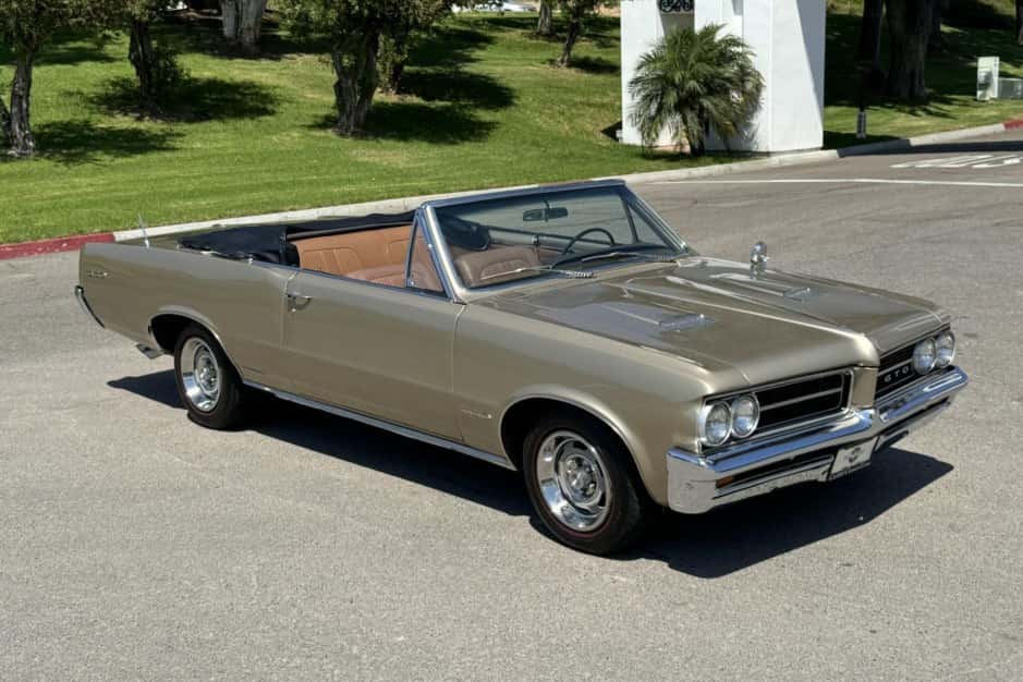 1964 Pontiac Tempest / LeMans sold for $36,750