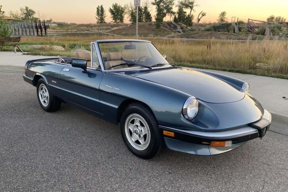 1986 Alfa Romeo 105/115 Spider Series 3 sold for $6,600
