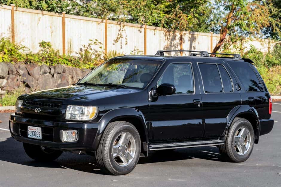 2002 Infiniti  sold for $12,100