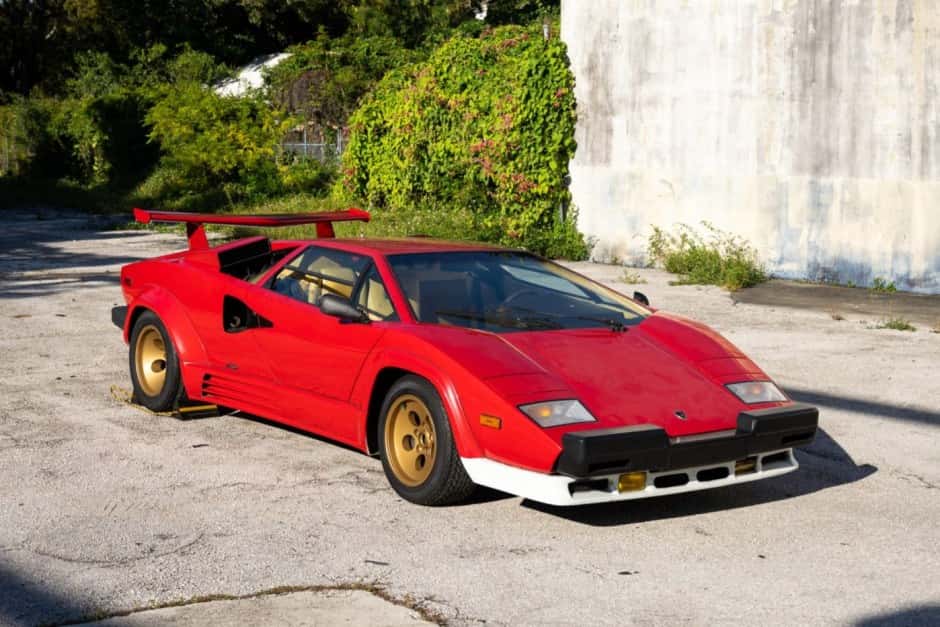 1988 Lamborghini Countach sold for $370,000