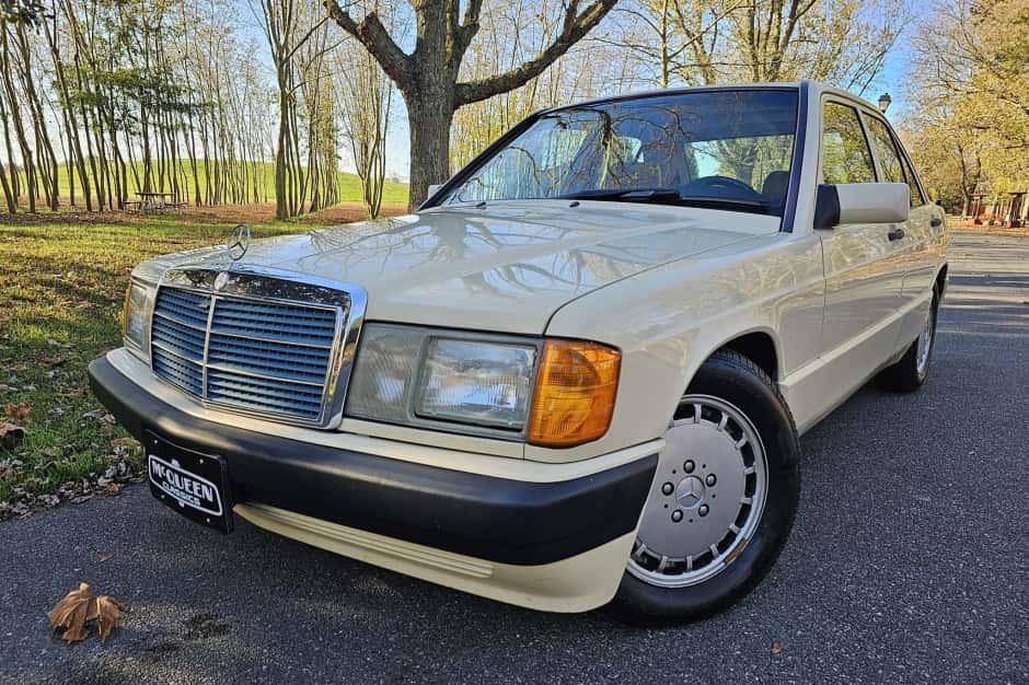1992 Mercedes-Benz W201 190 sold for $6,900