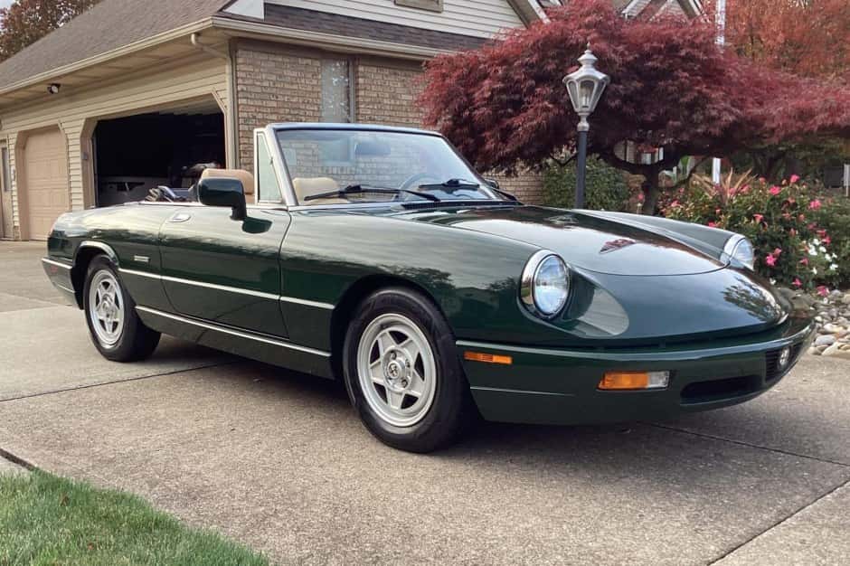 1992 Alfa Romeo 105/115 Spider Series 4 sold for $35,500
