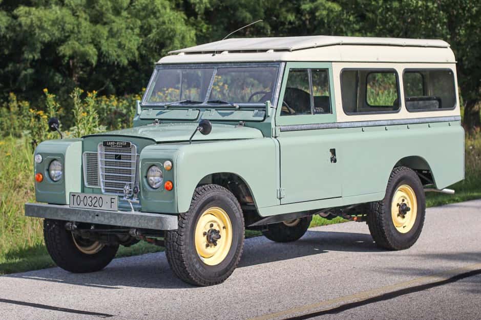 1979 Land Rover Series 109 sold for $20,101