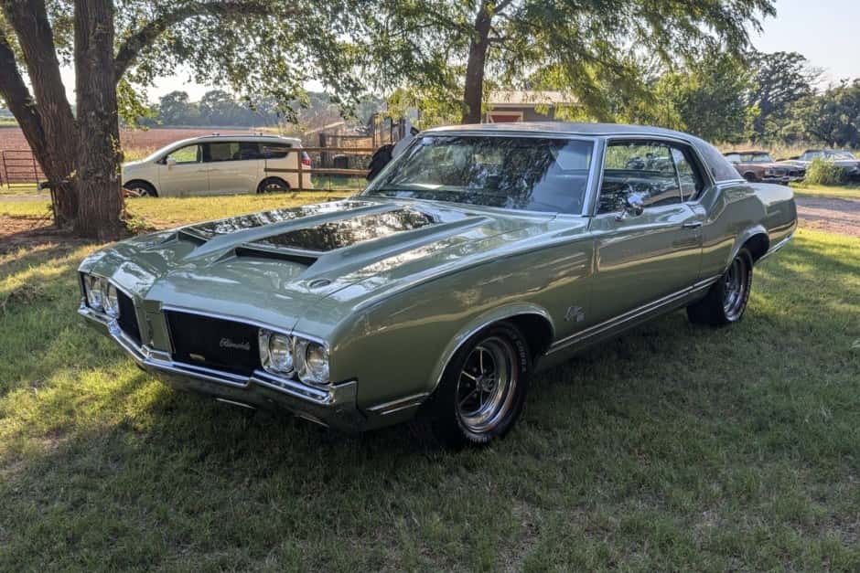 1970 Oldsmobile Cutlass sold for $15,250