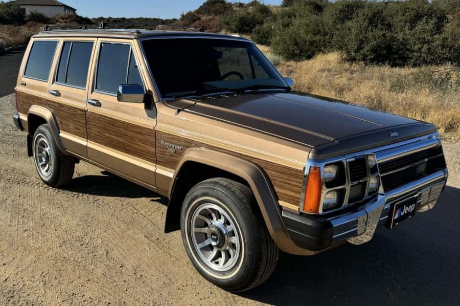 1988 Jeep XJ Wagoneer sold for $16,500