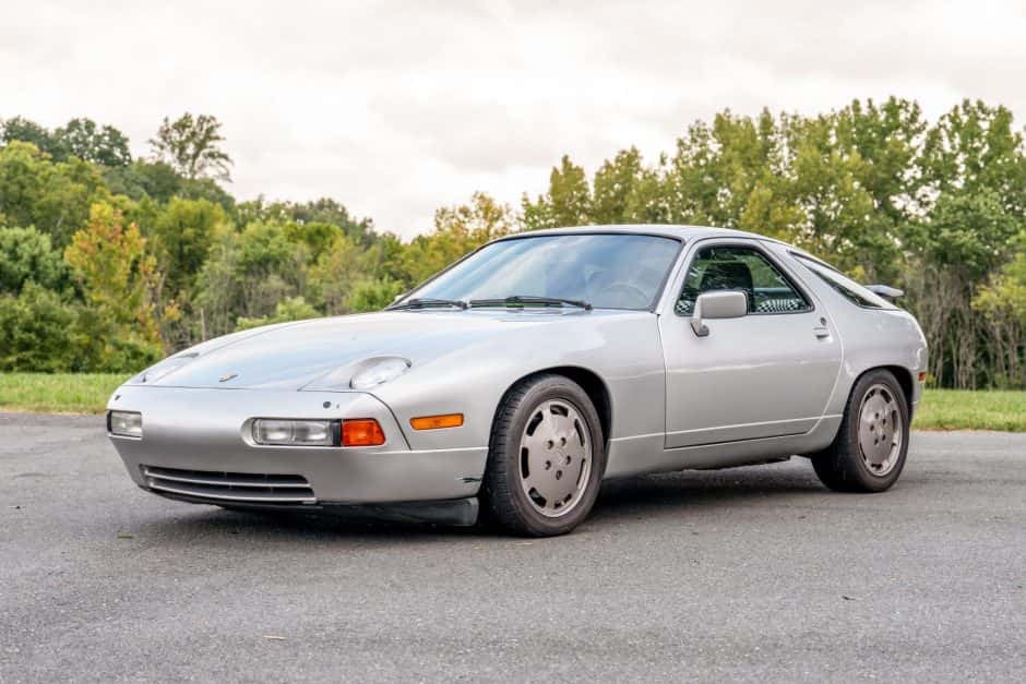 1987 Porsche 928 sold for $17,500