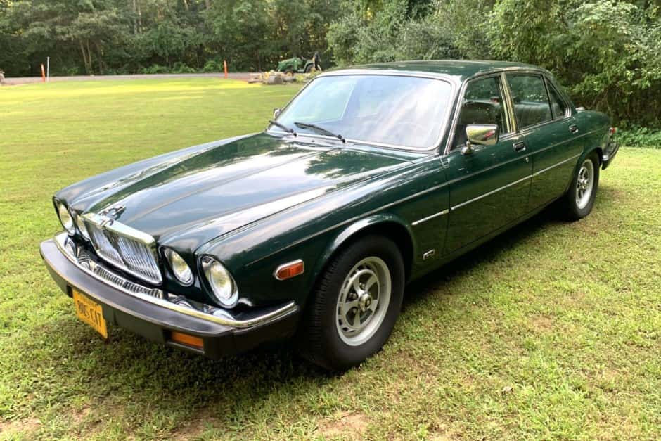 1986 Jaguar XJ Series 3 (1980-1992) sold for $8,800