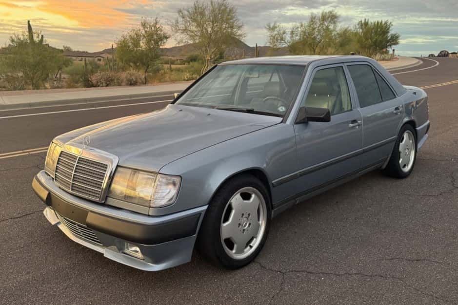 1986 Mercedes-Benz W124 E-Class sold for $8,350
