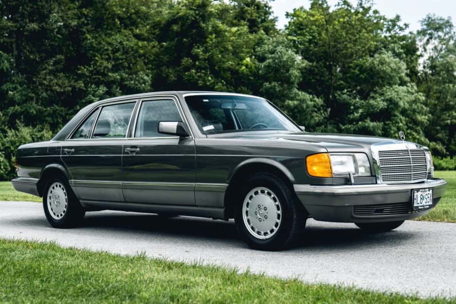 1988 Mercedes-Benz W126 S-Class sold for $20,000