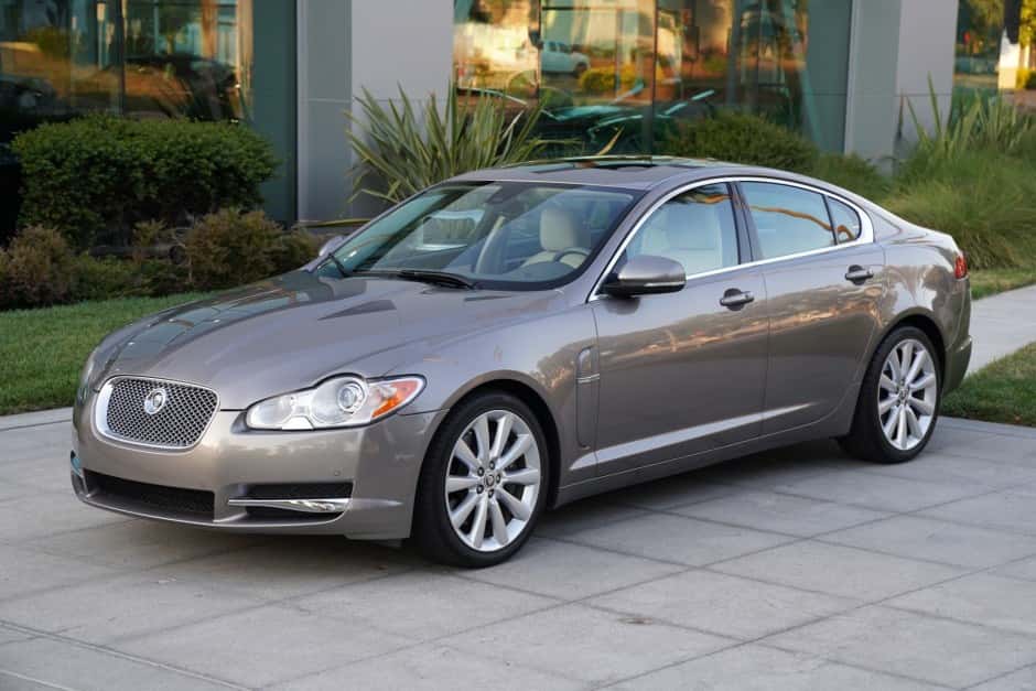 2010 Jaguar XF sold for $11,500