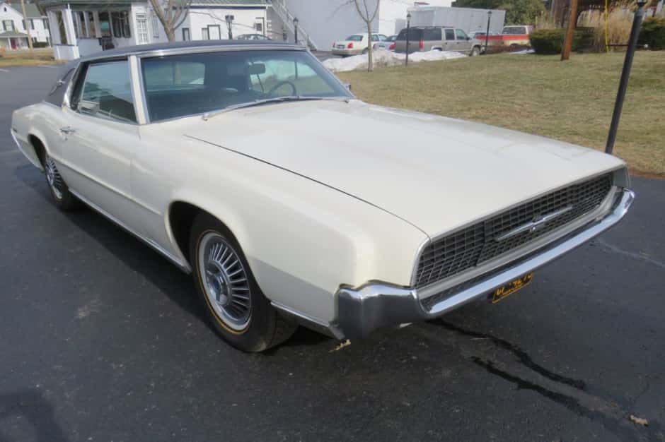 1967 Ford Thunderbird (1967-1971) sold for $26,000
