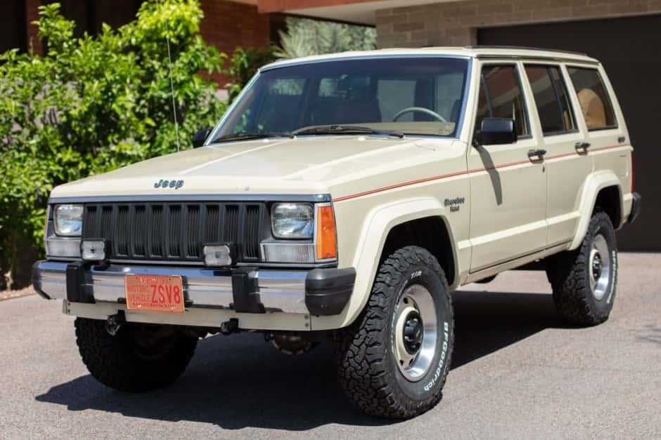 1986 Jeep XJ Cherokee sold for $16,250