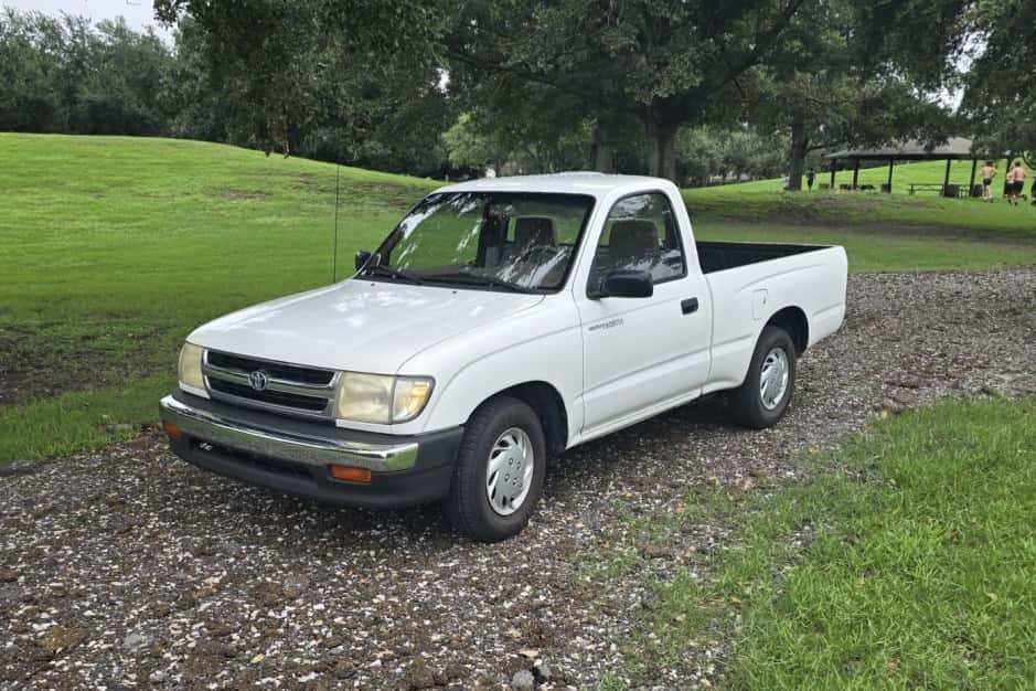 1999 Toyota Tacoma (N1X0 1995-2005) sold for $13,000